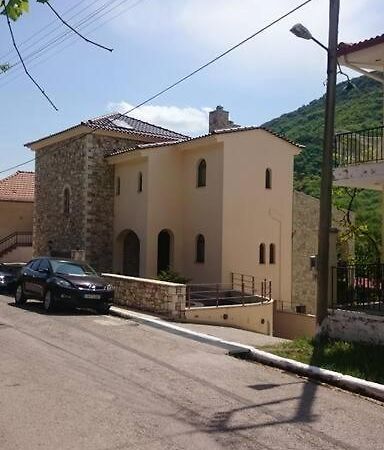 Villa Ria Калаврита Экстерьер фото